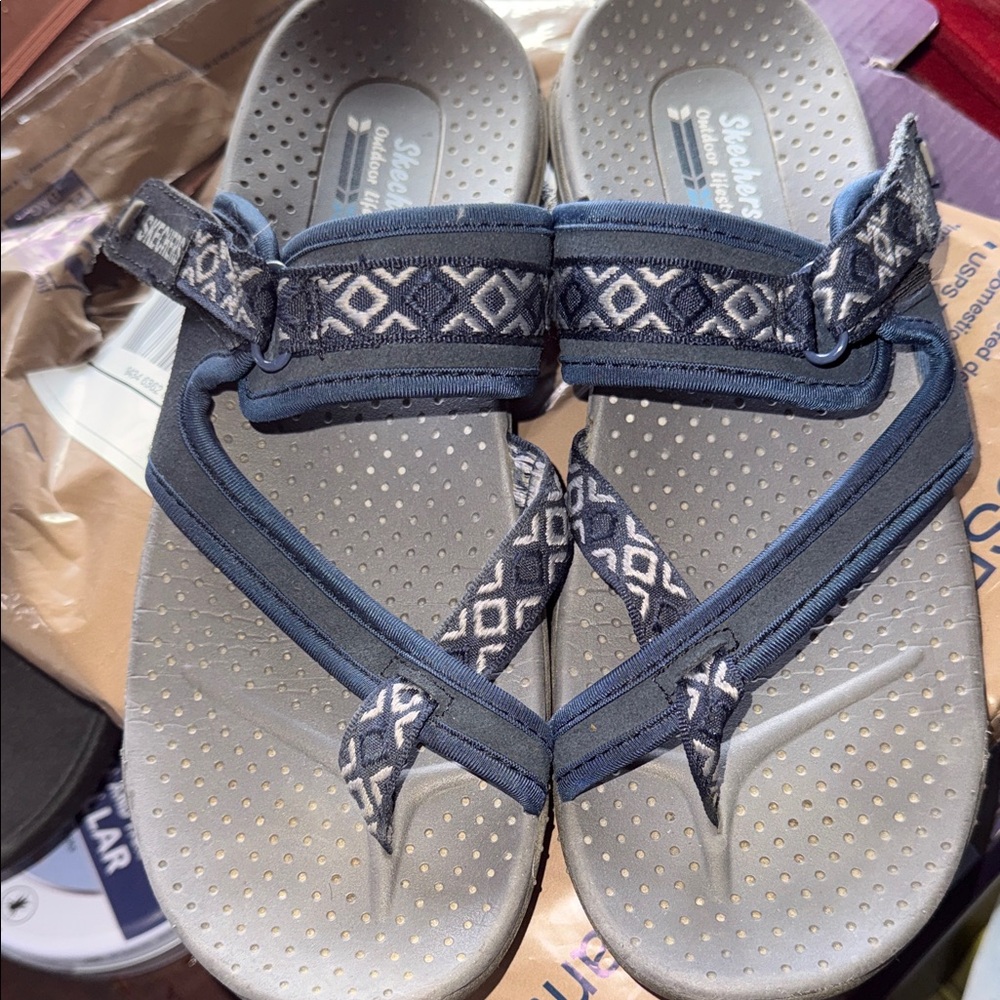Skechers Navy & Gray Patterned Strap Toe-Post Sandals